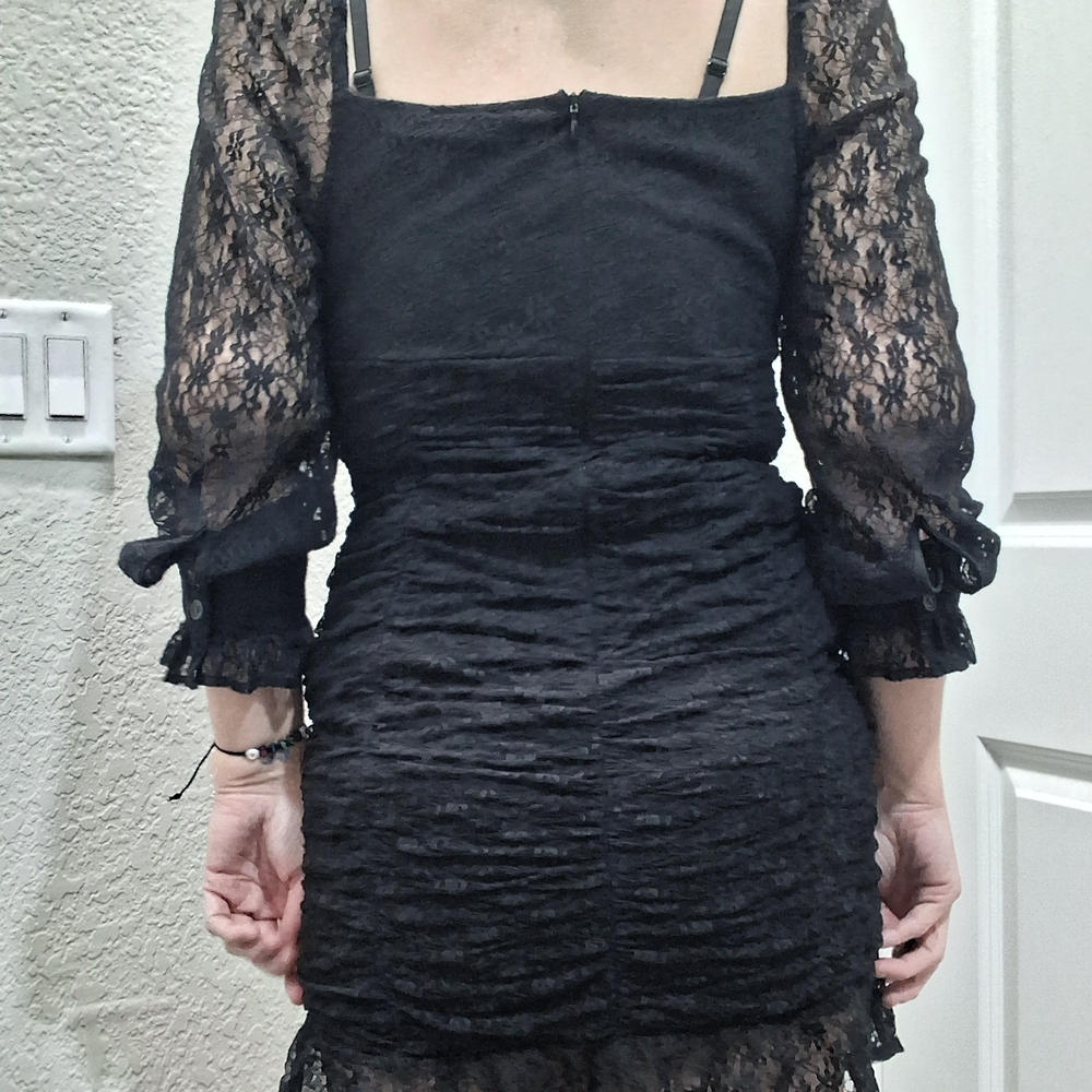 Elegant Black Lace Dress - Picture 3 of 5